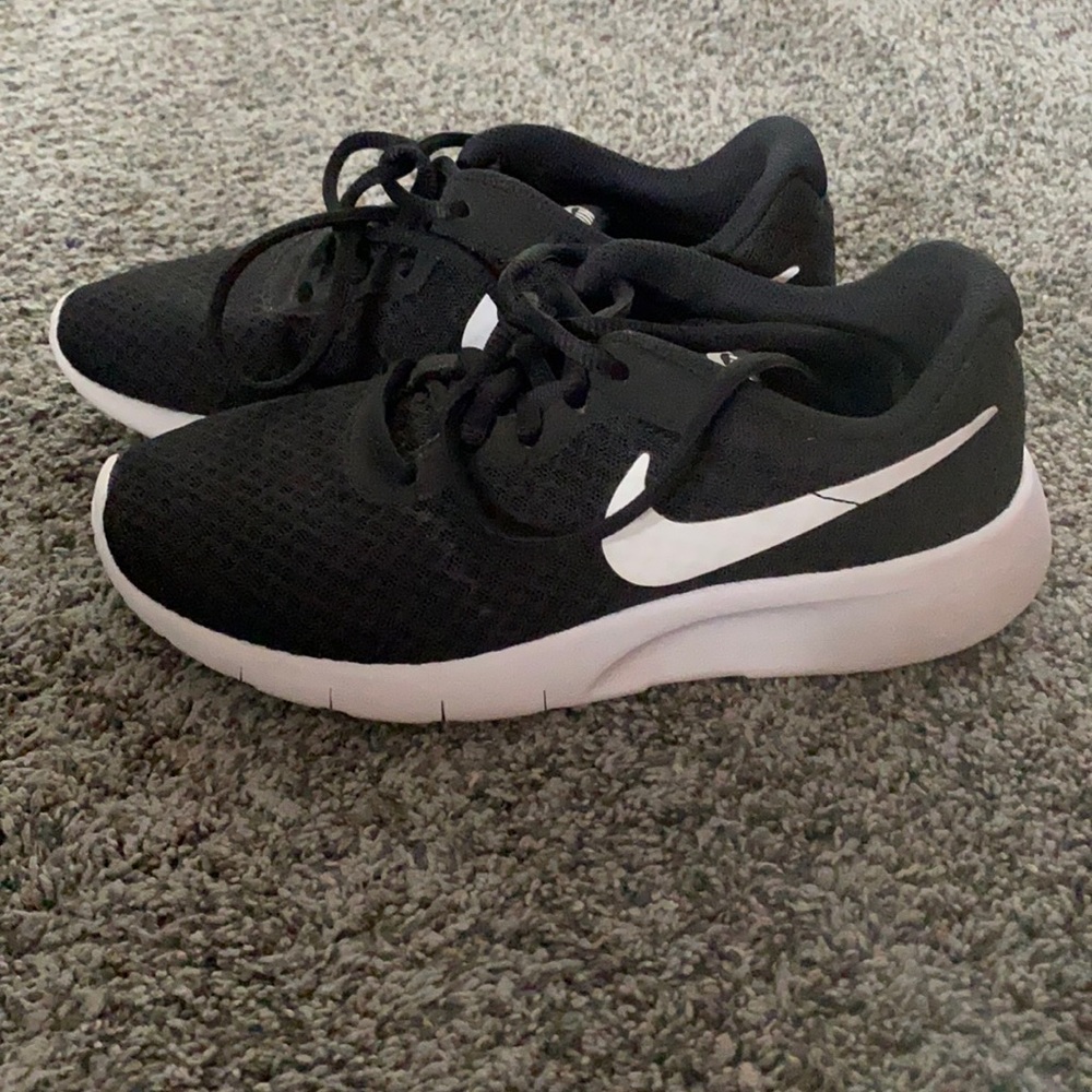Girls Nike shoes